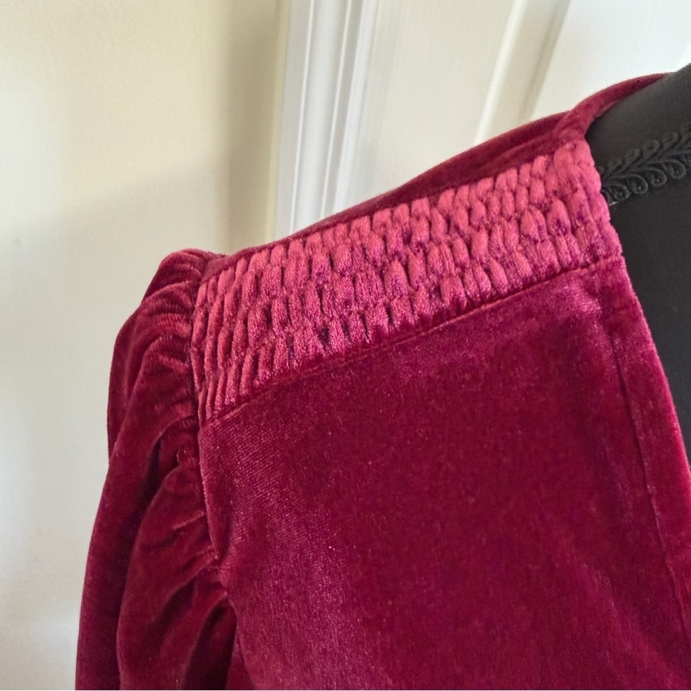 Gianni Bini Long Sleeved Velveteen Burgundy Wrap Dress Size Small, NWOT - Picture 4 of 9